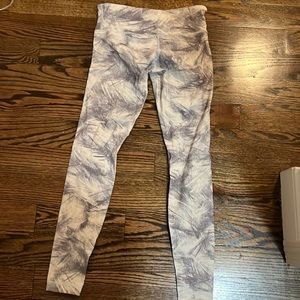 Lululemon Wunder Under Lwggings Size 6